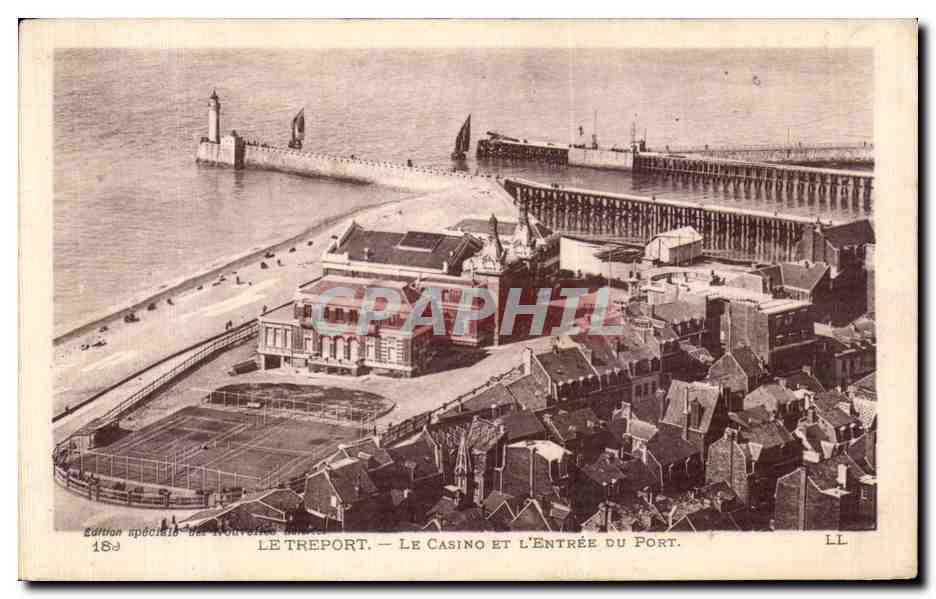 CPA Le Treport Le Casino Et L Entree Du Port Tennis