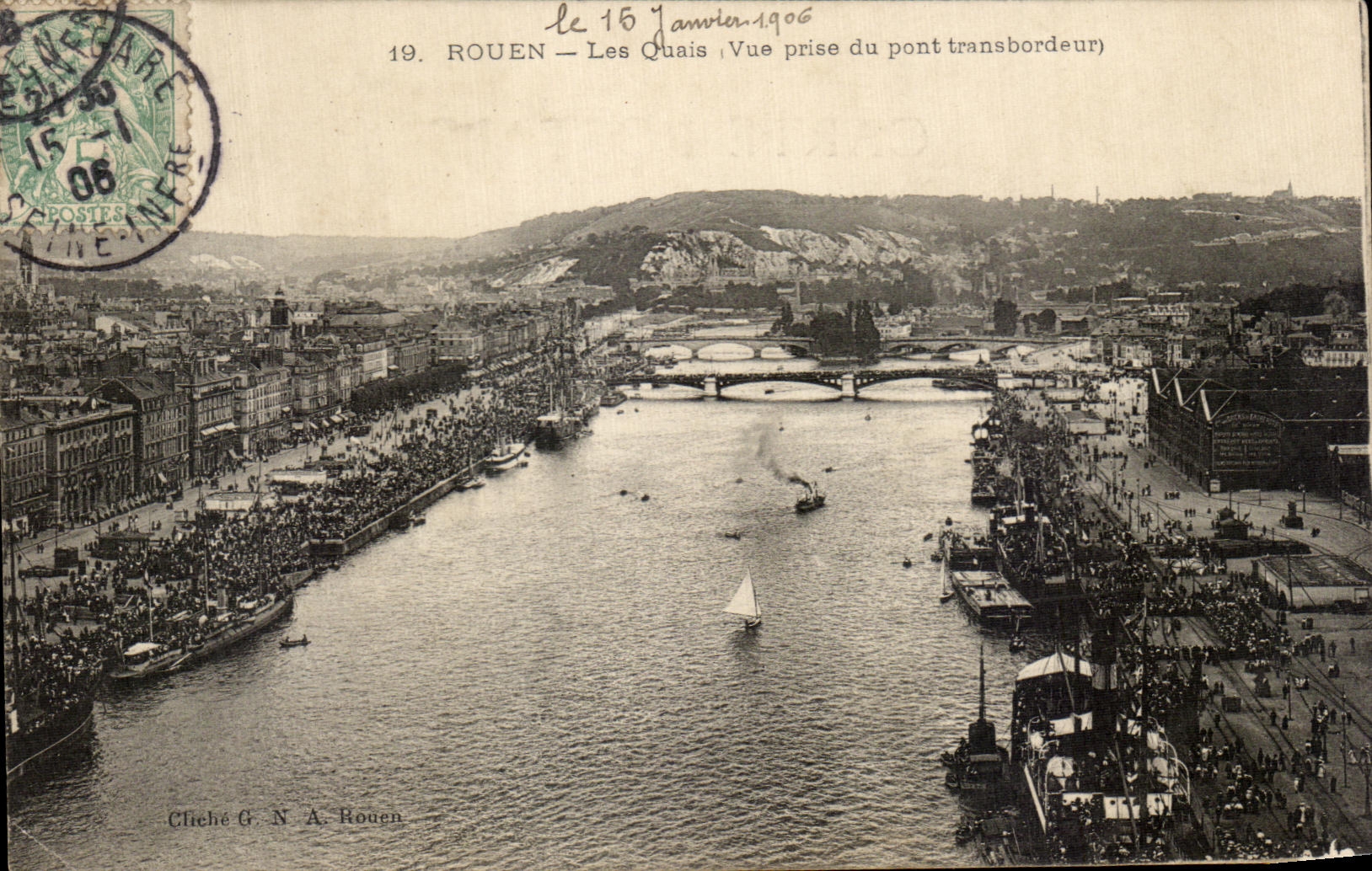 CPA Rouen Les Quais Vue Prise du Pont transbordeur Bateaux