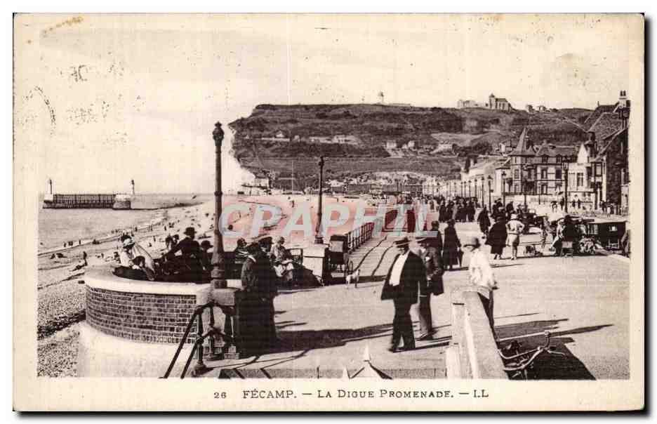 CPA Fecamp La Digue Promenade