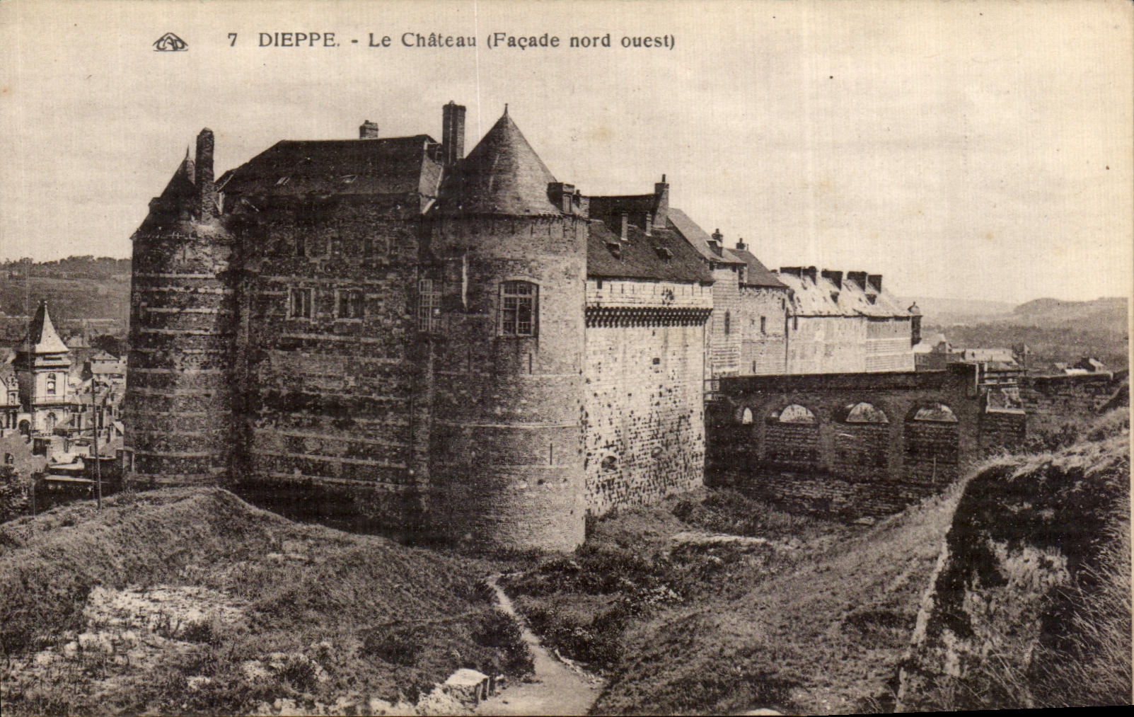 CPA Dieppe Le Chateau (Facade nord ouest)