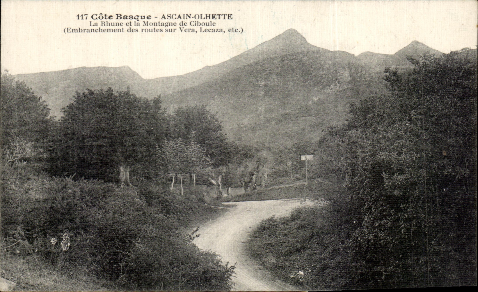 CPA Cote Basque Ascain Olhette La Rhune et la Montagne de Ciboule