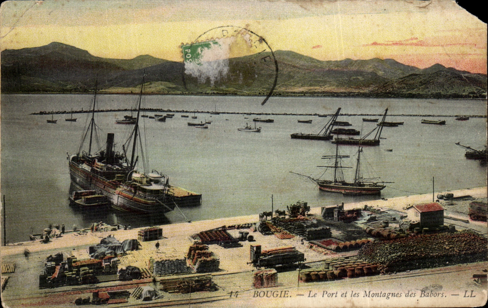 CPA Bougie Le Port et les Montagnes des Babors Bateaux