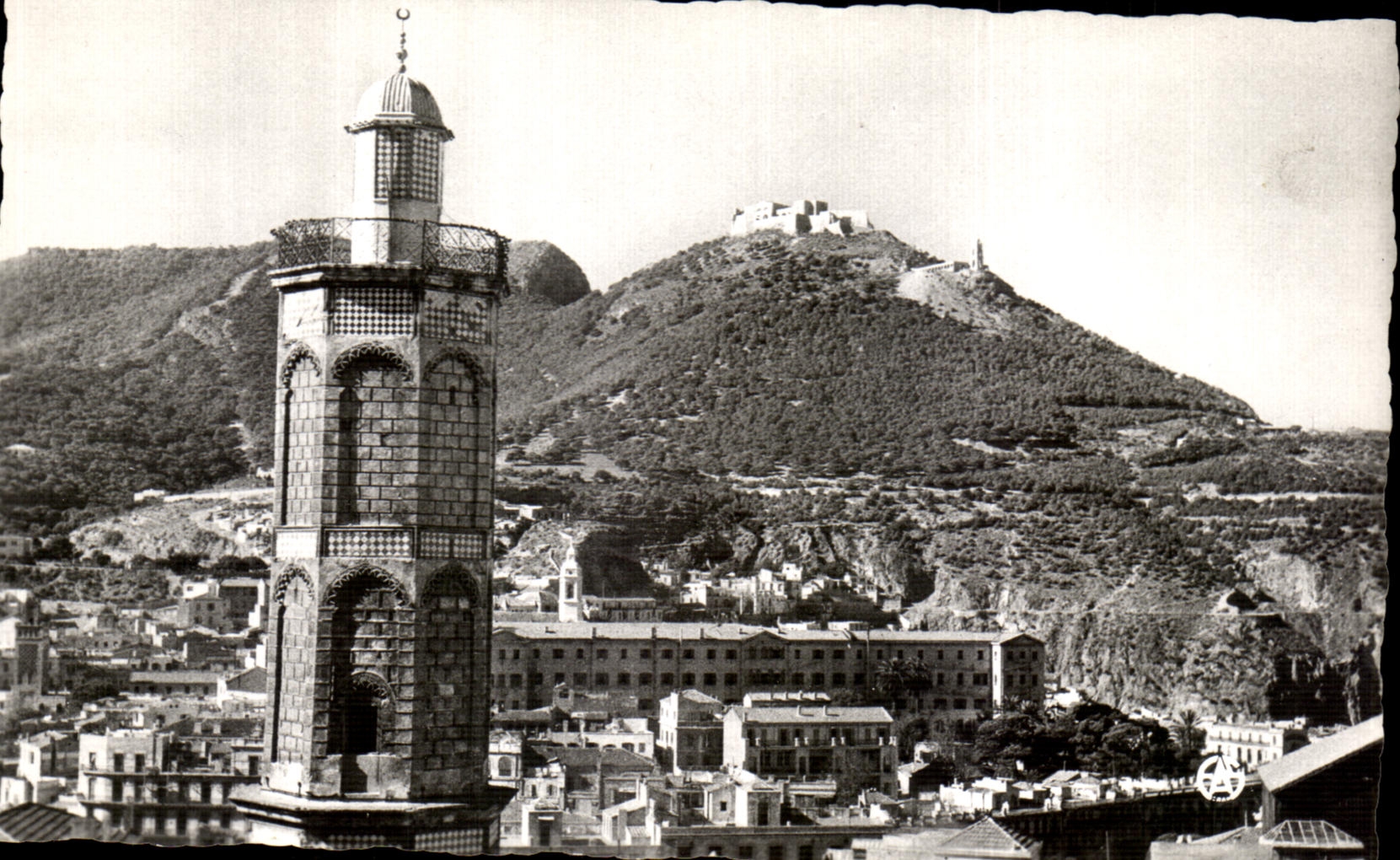 CPA Oran Le Minaret et le Vieil Oran