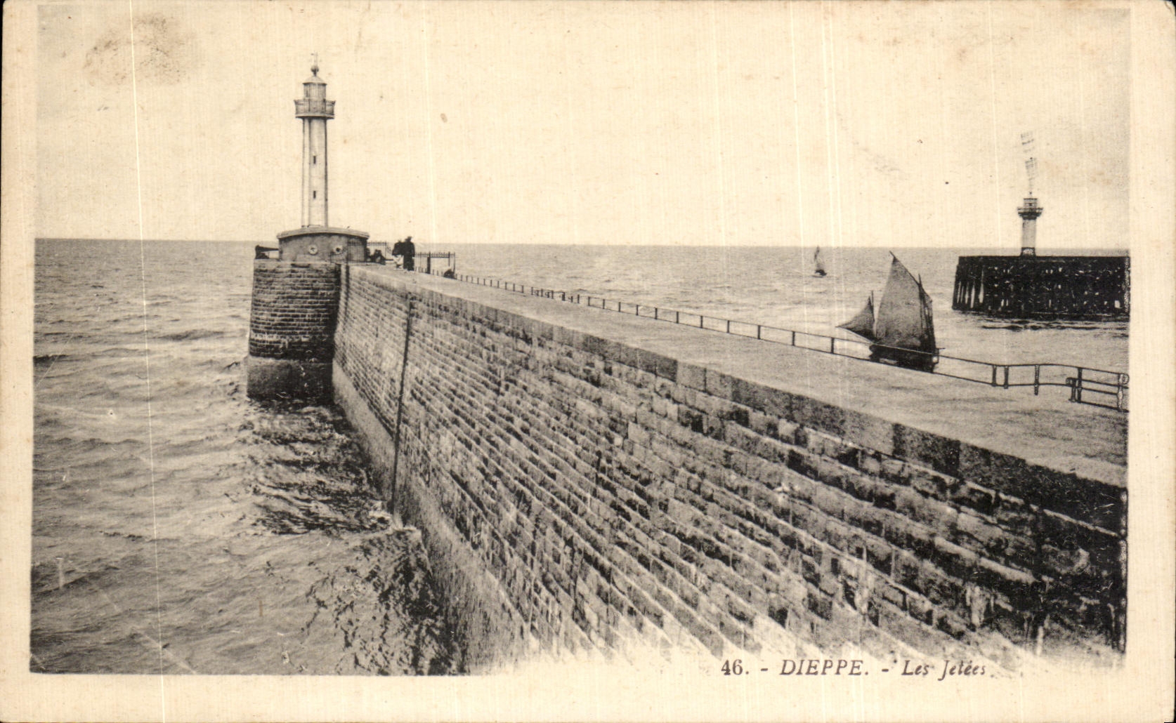 CPA Dieppe Les Jetees
