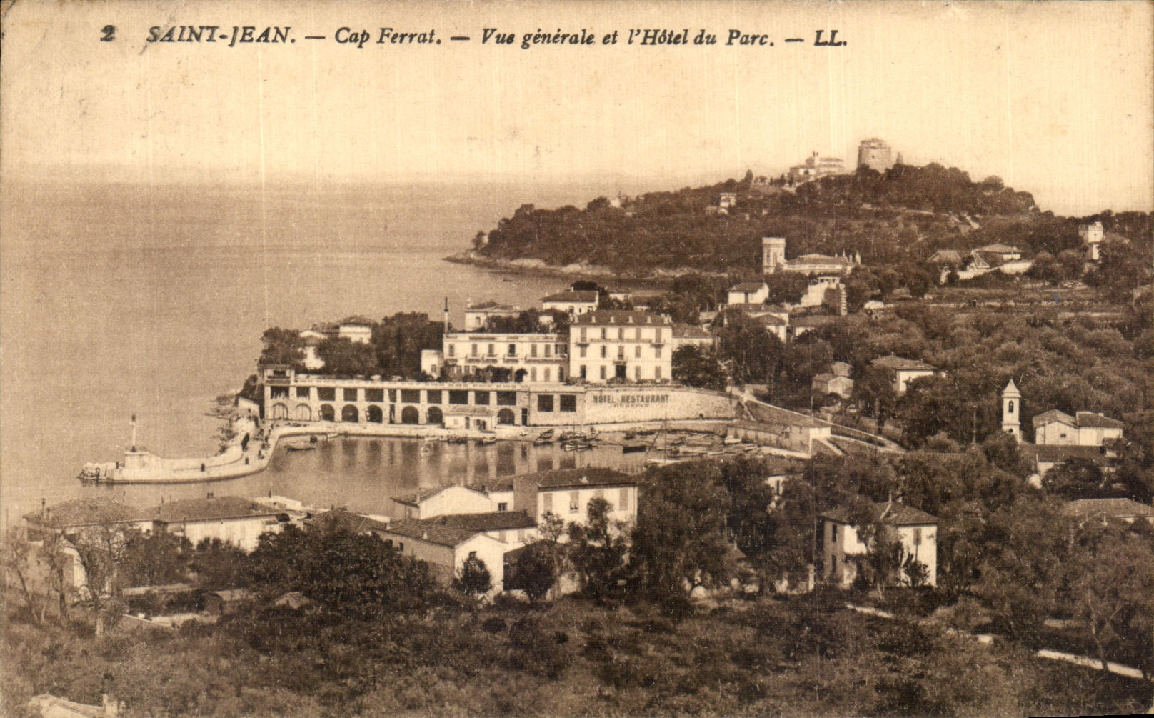 CPA Saint Jean Cap Ferrat Vue generale et l Hotel du Parc
