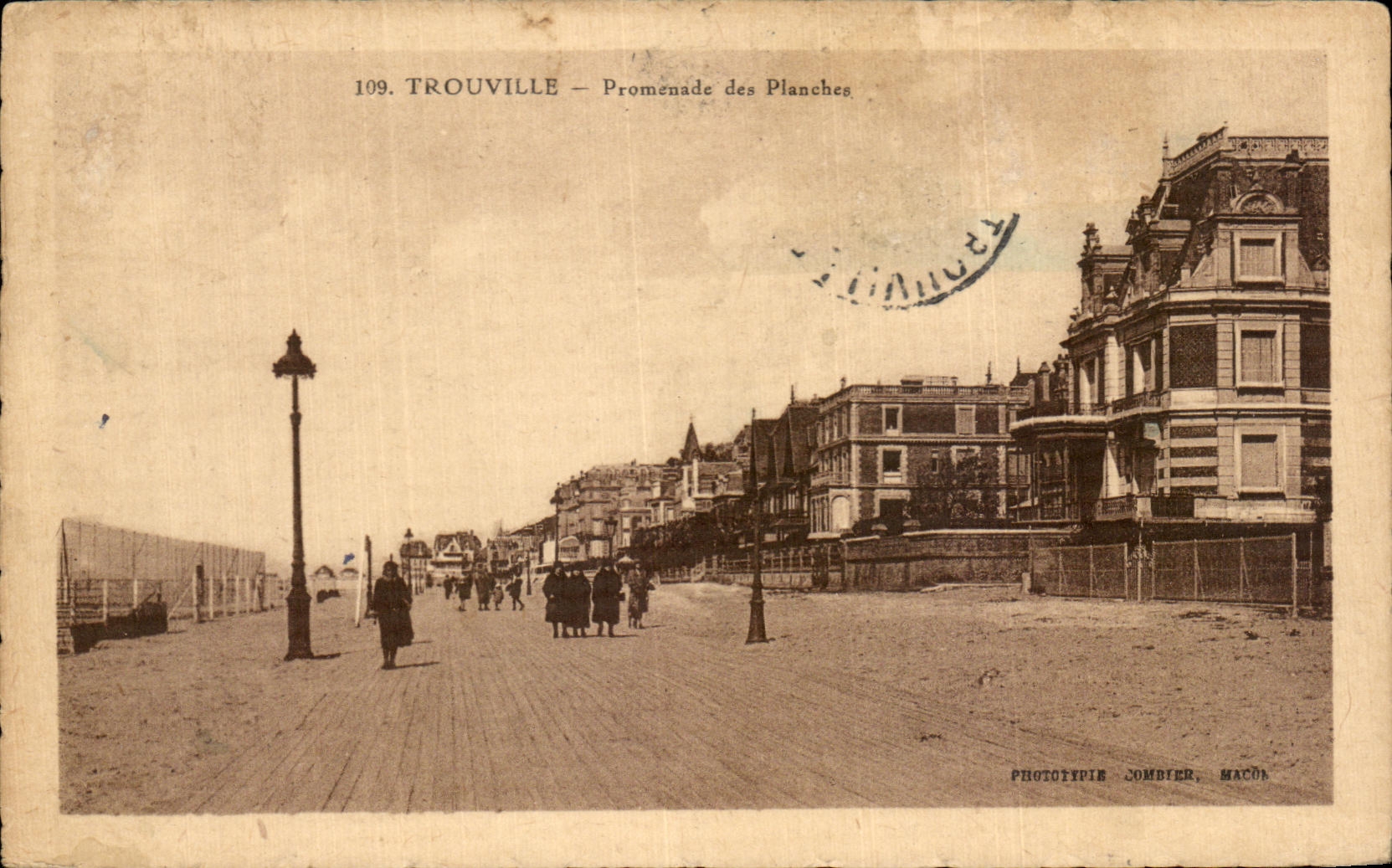CPA Trouville Promenade des Planches