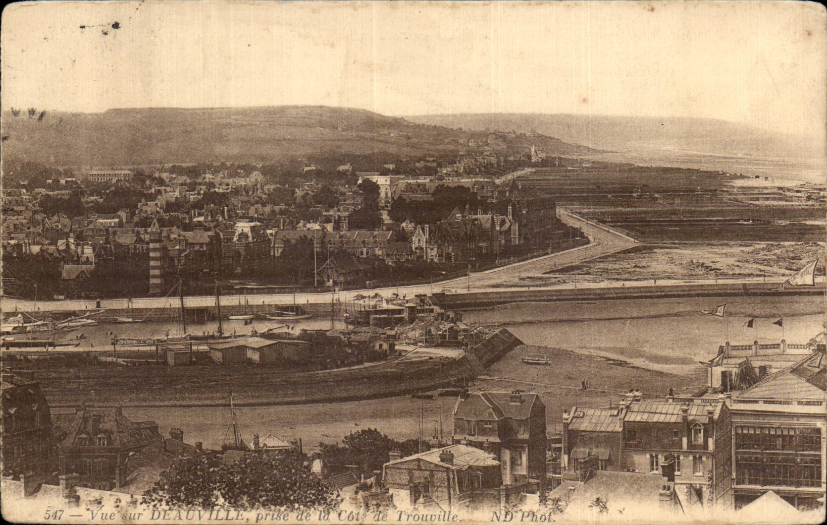 Vue sur Deauville — prise de la Côte de Trouville — ND Phot. n° 547