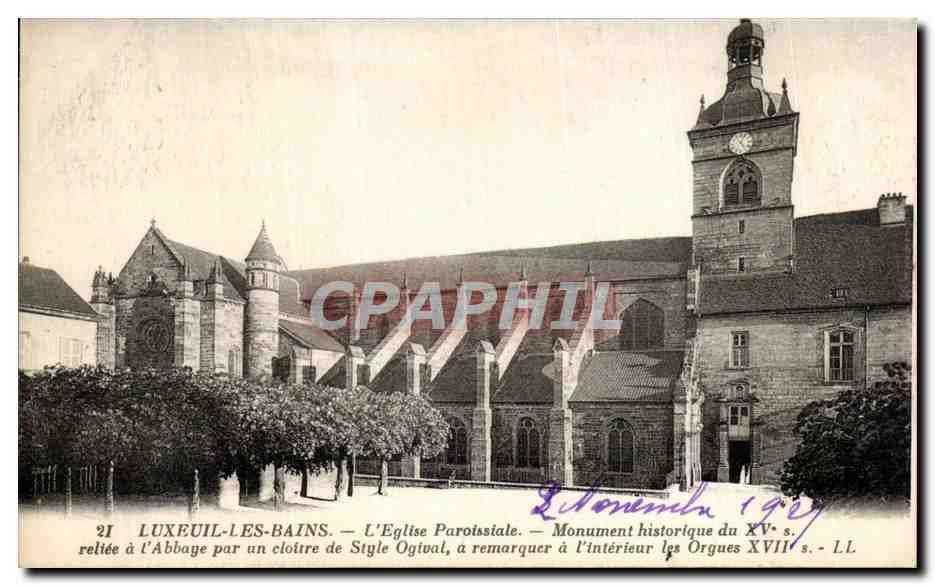 CPA Luxeuil Les Bains L Eglise Paroissiale Monument historique du relie a I Abbaye par un cloitre