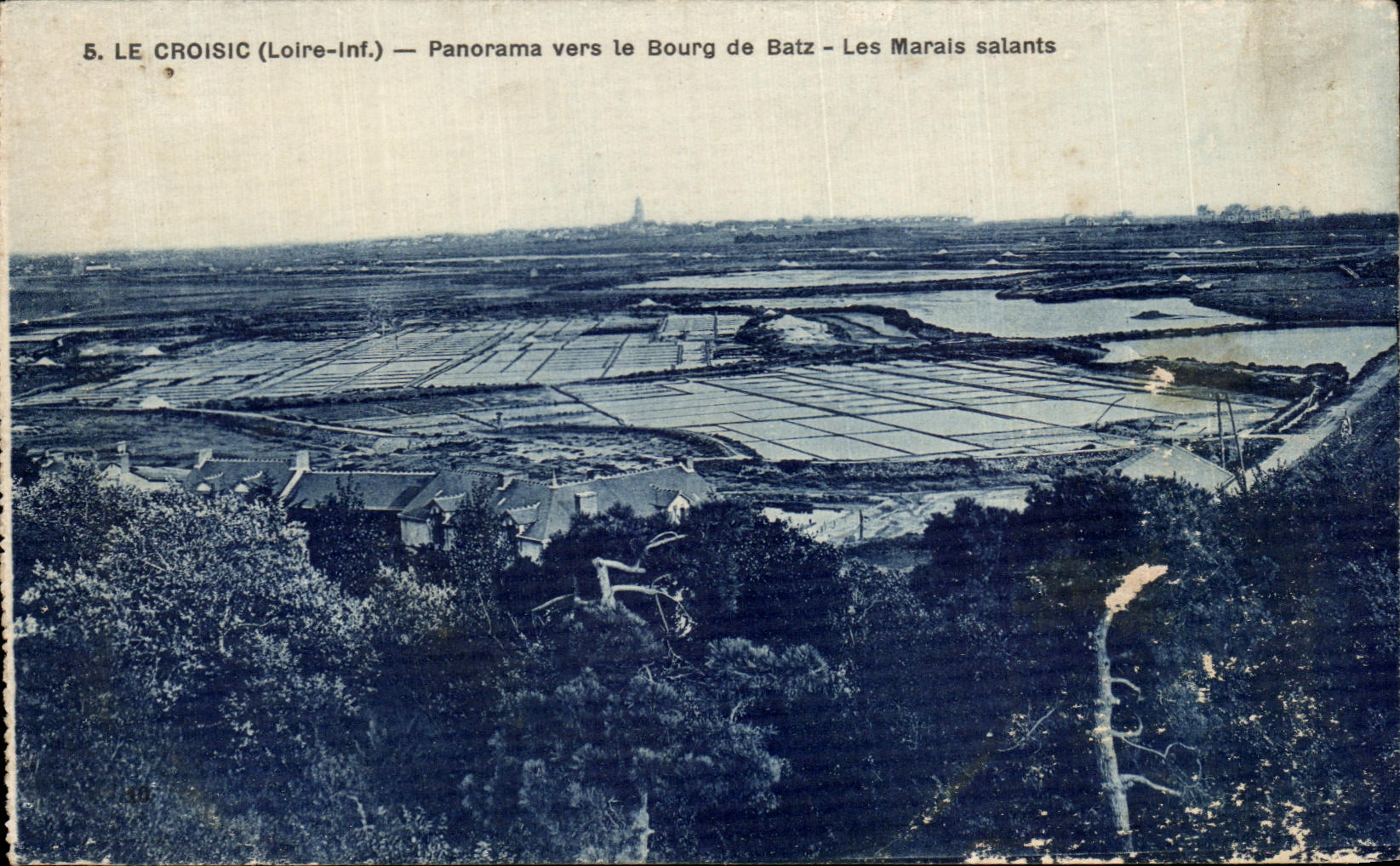 CPA Le Croisic (Loire inf) Panarama vers le Bourg de Batz Les Marais Salants