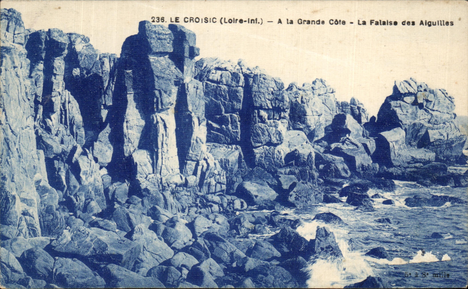 CPA Le Croisic (Loire inf) A la Grande Cote La Falaise des aiguilles