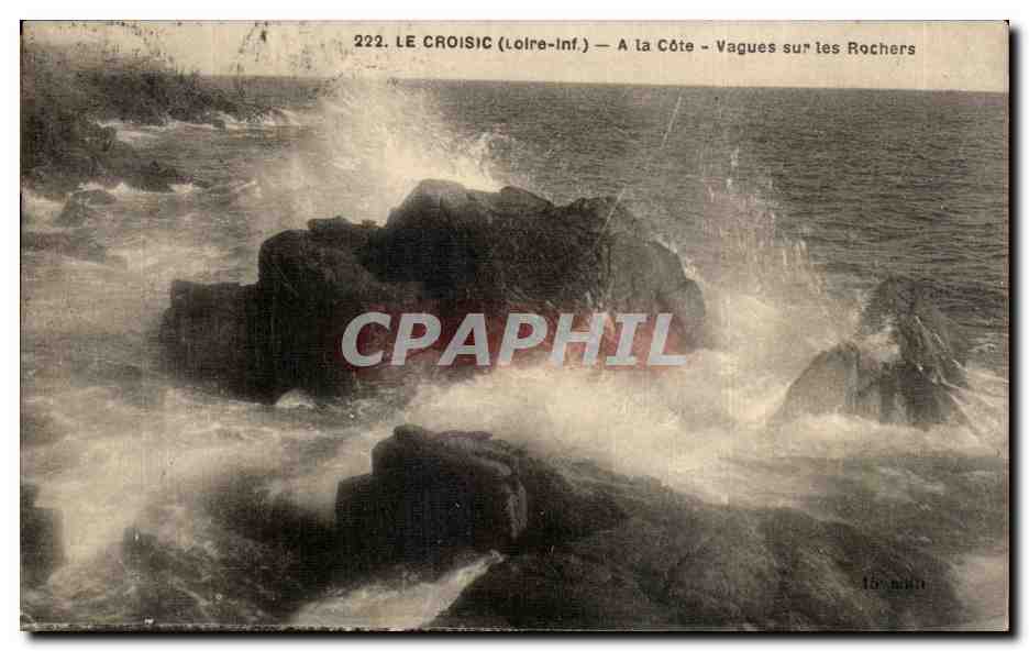 CPA Le Croisic (Loire inf) A la Cote Vagues Sur les Rochers