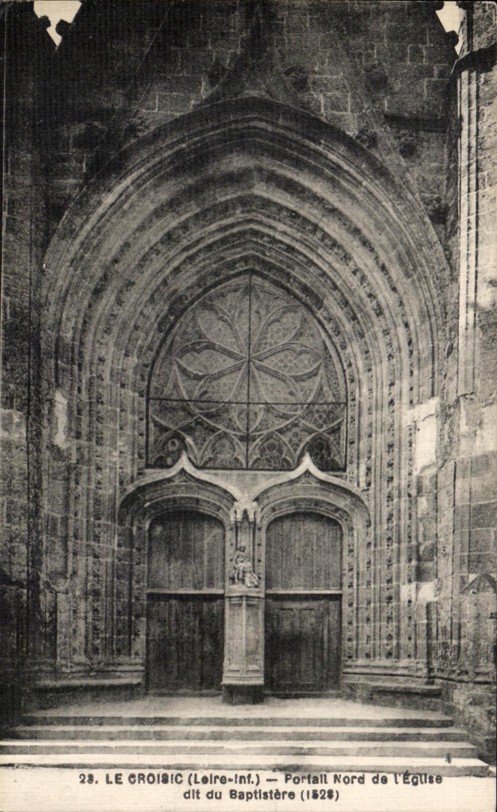 CPA Le Croisic (Loire inf) Portall Nord de I Eglise
