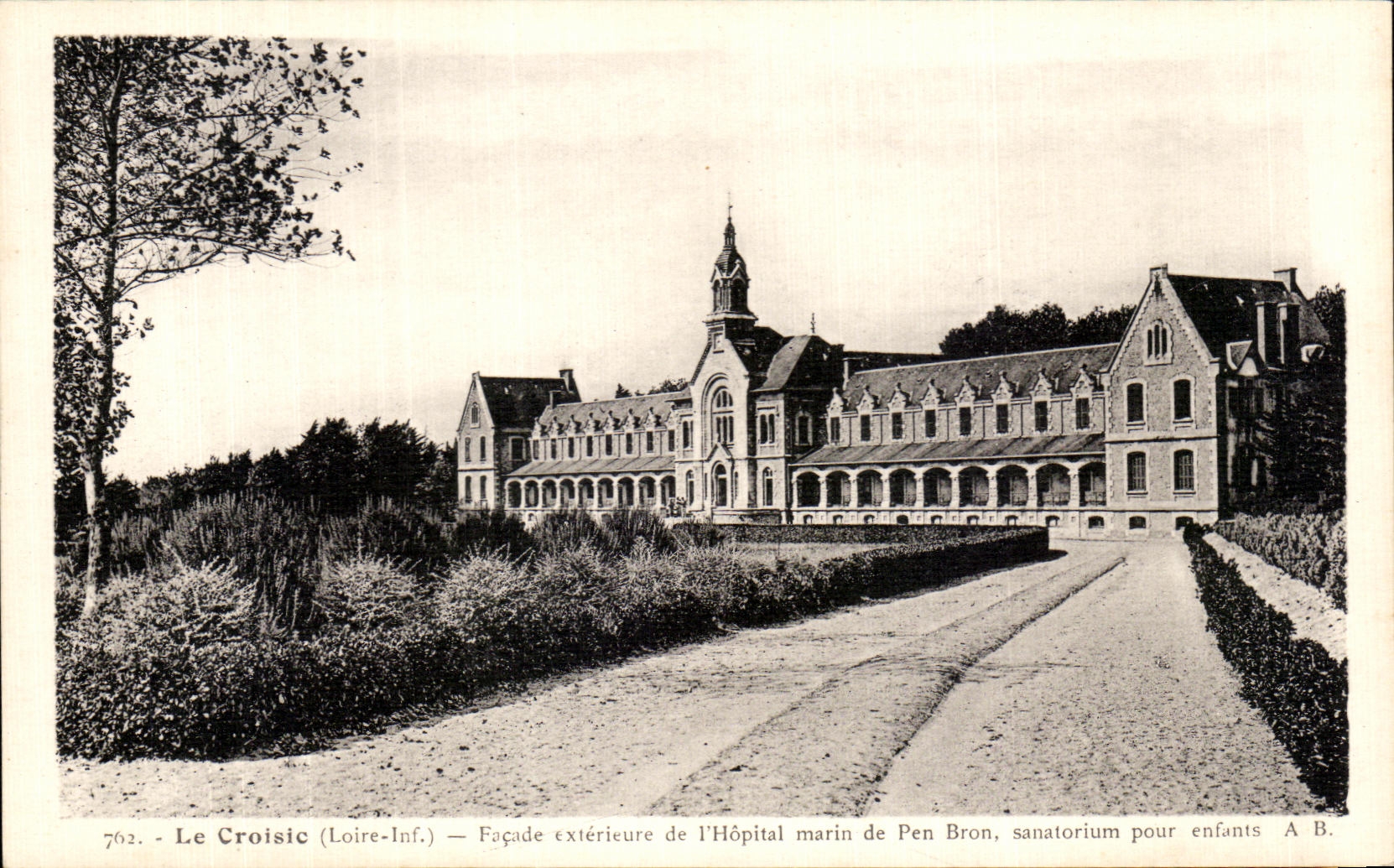 CPA Le Croisic (Loire inf) Facade exterieure de I Hopital marin de Pen Bron Sanatorium pour enfants