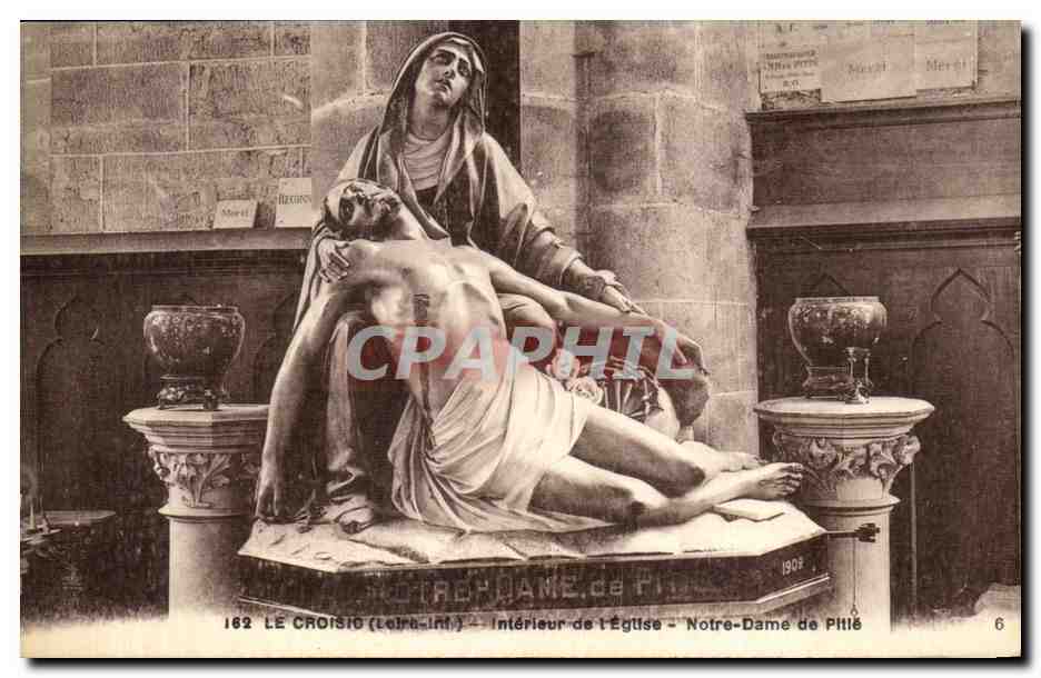 CPA Le Croisic (Loire Inf) Interleur de I Eglles Notre Dame de Pitie Christ