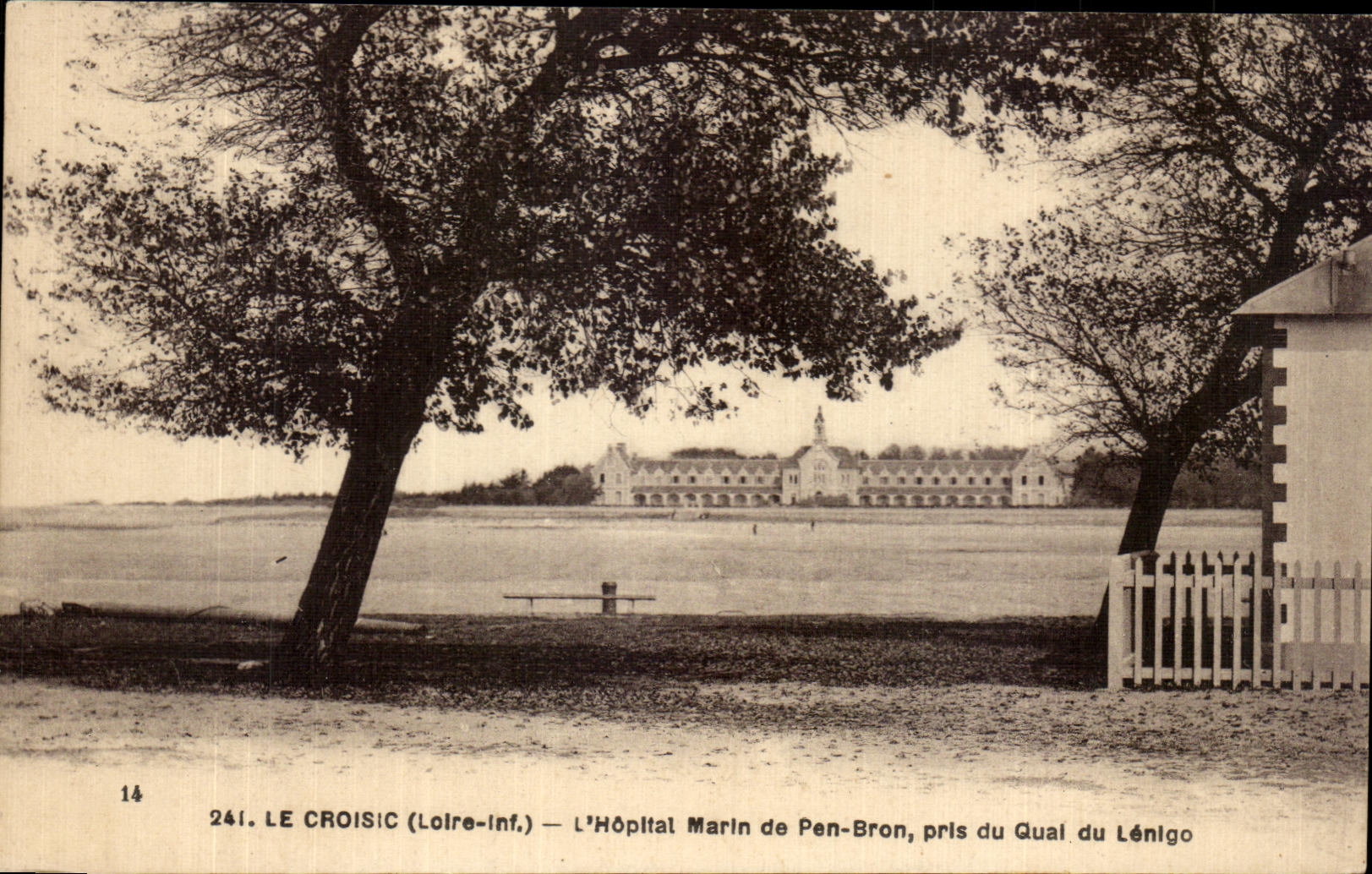 CPA Le Croisic (Loire inf) L Hopltal Marin de Pen Bron Pris Du Qual du Lenlgo