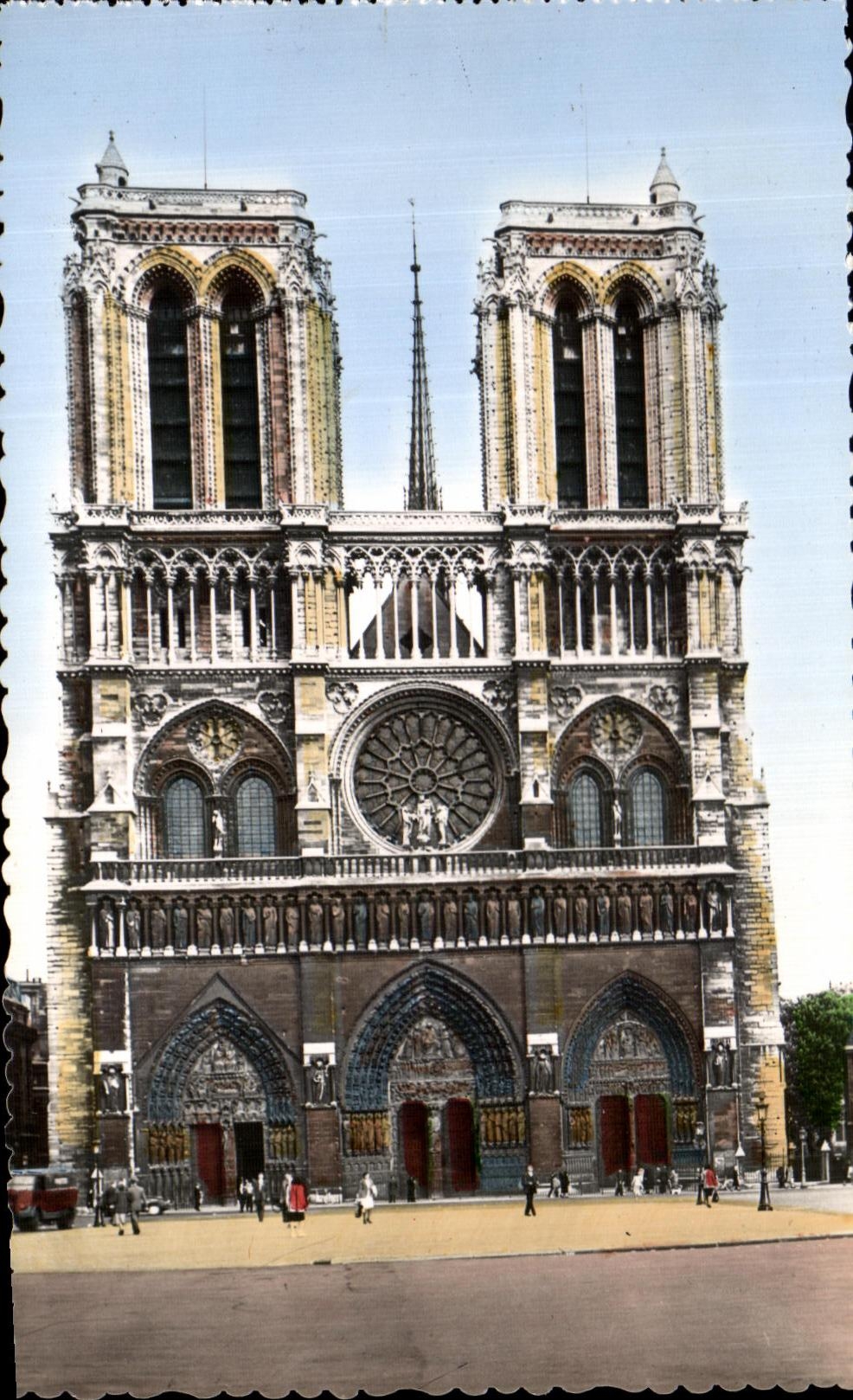 CPA Paris Facade de la cathedrate Notre Dame