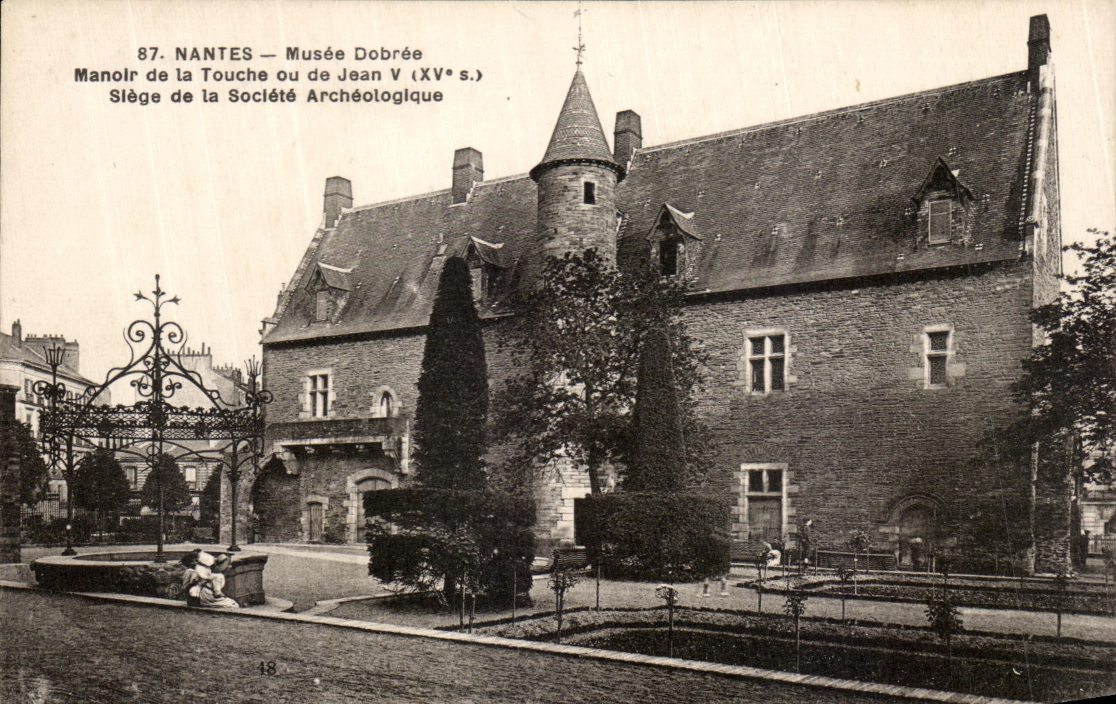 CPA Nantes Musee Dobree Manoir de la Touche Siege de la societe archeologique