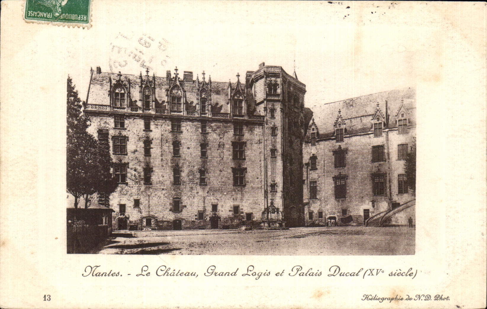 CPA Nantes Le Chateau grand Logis et Palais Ducal (XV e siecle)