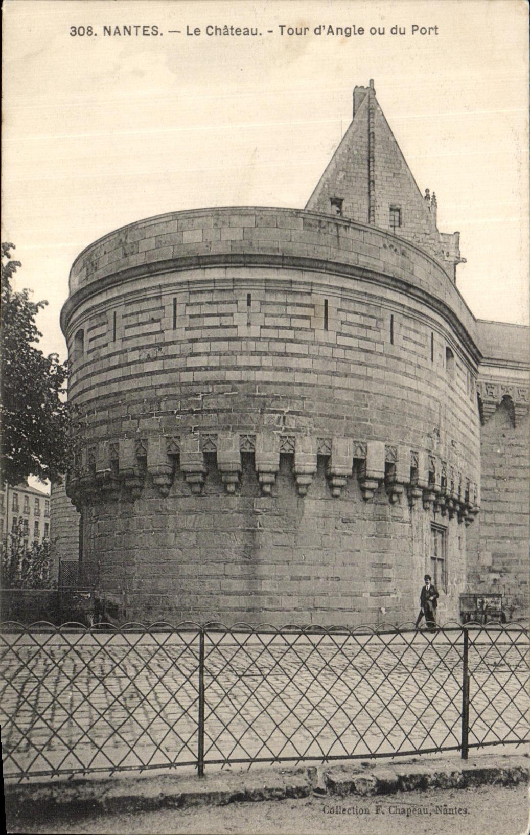 CPA Nantes Le Chateau Tour d Angle ou du Port
