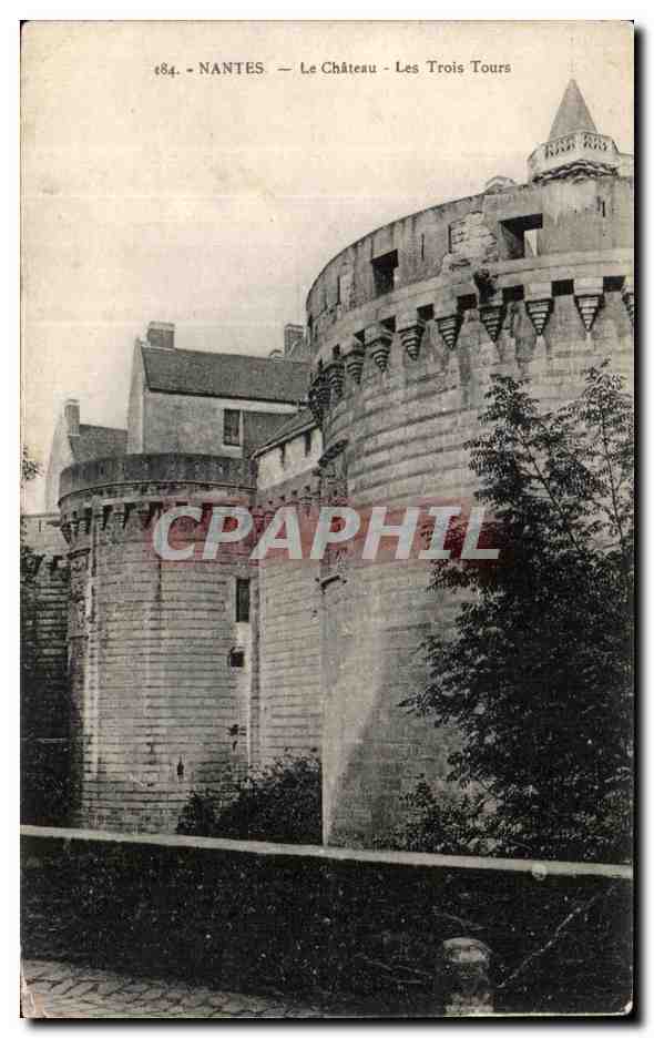 CPA Nantes Le Chateau Les Trois Tours