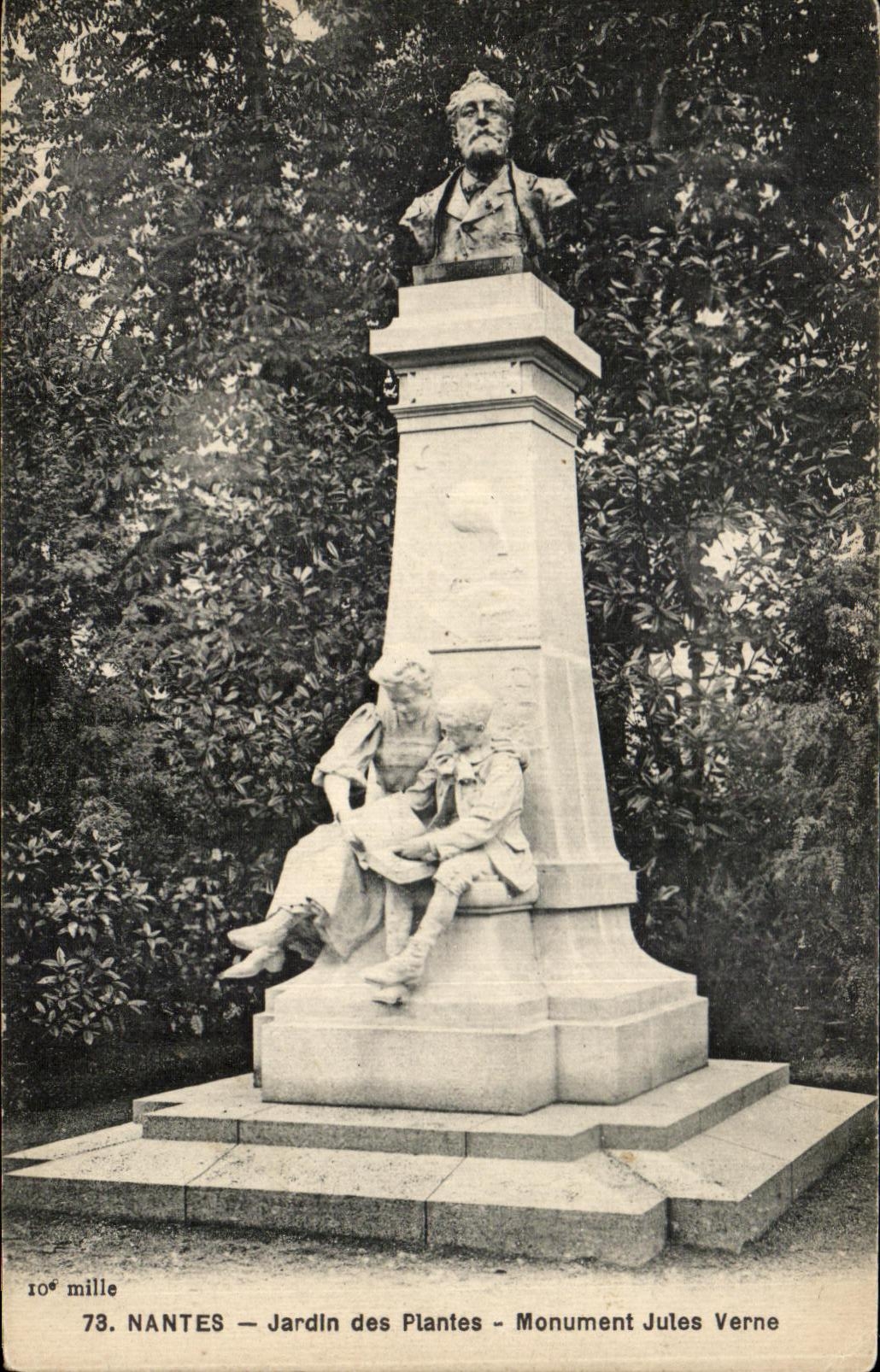 CPA Nantes Jardin des Plantes Monument Jules Verne
