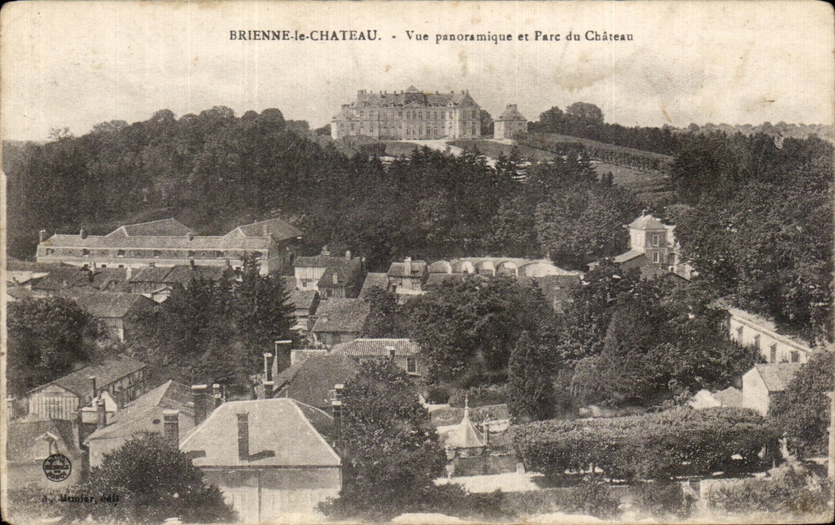 CPA Brienne le Chateau Vue Panoramique et Parc du Chateau