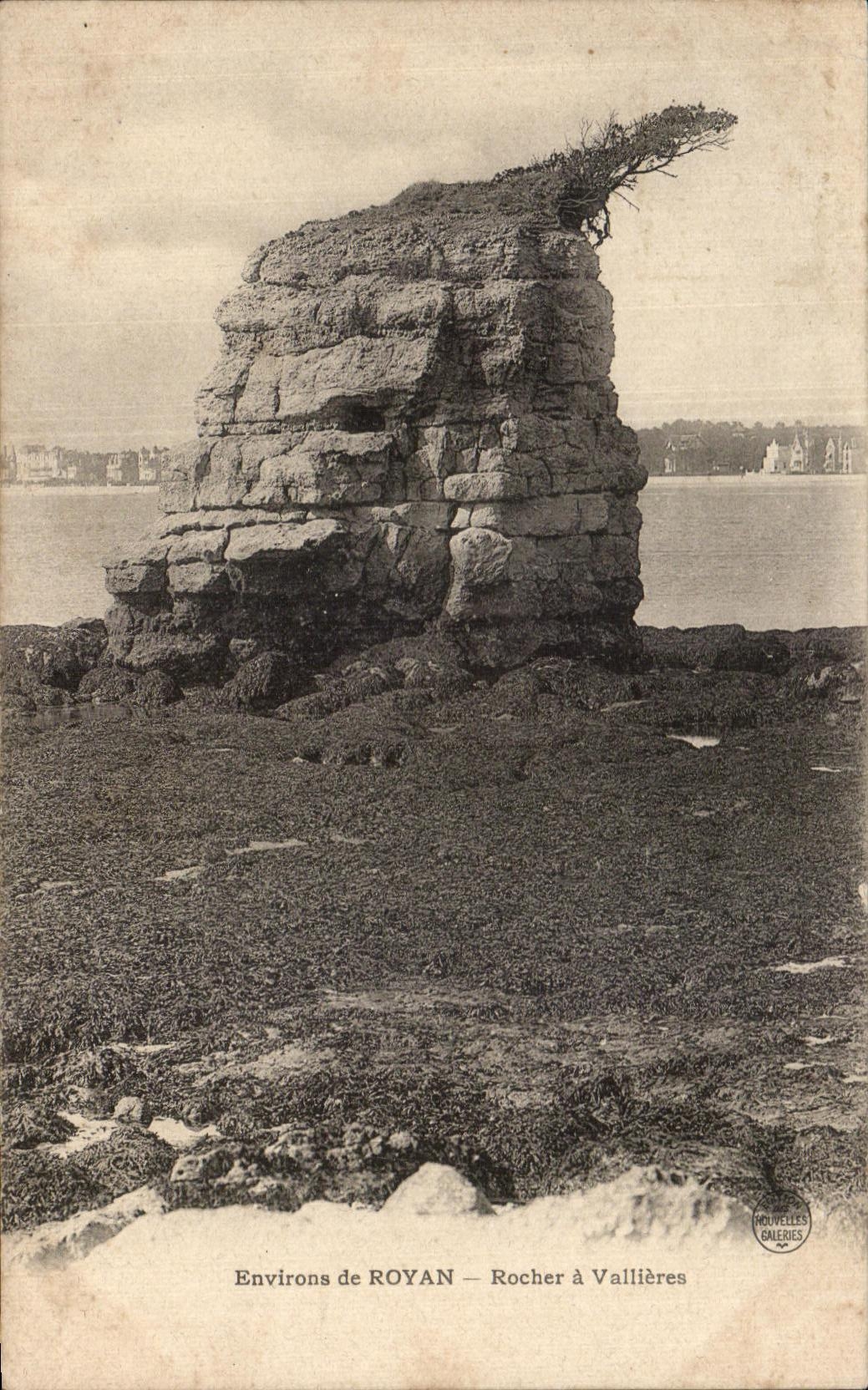 CPA Environs de Royan Rocher a Vallieres