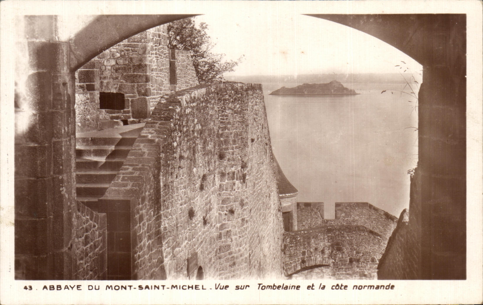 CPA Abbaye Du Mont Saint Michel Vue Sur Tombelaine et la Cote Normande