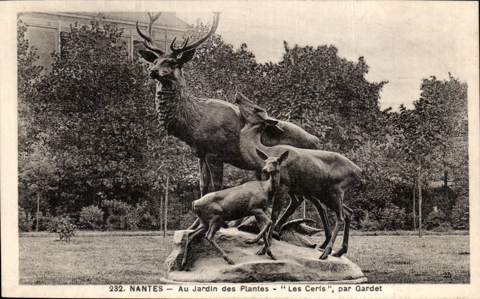 CPA Nantes Au Jardin des Plantes Les Ceris Par Gardet