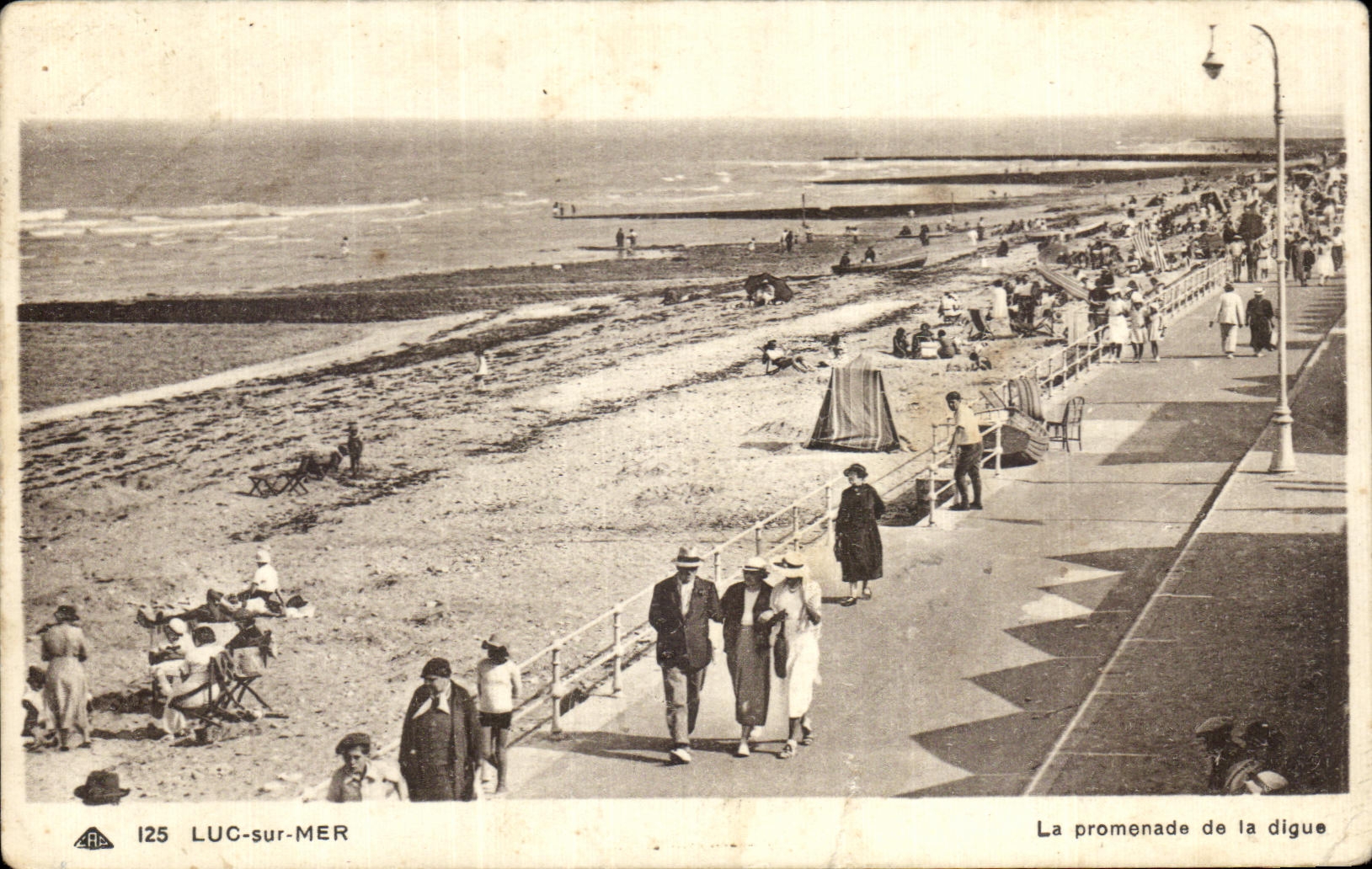 CPA Luc Sur Mer La Promenade de la digue