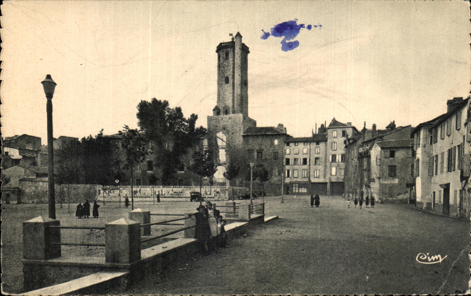 CPA Millau (Aveyron) Place de I Ancienne Commune