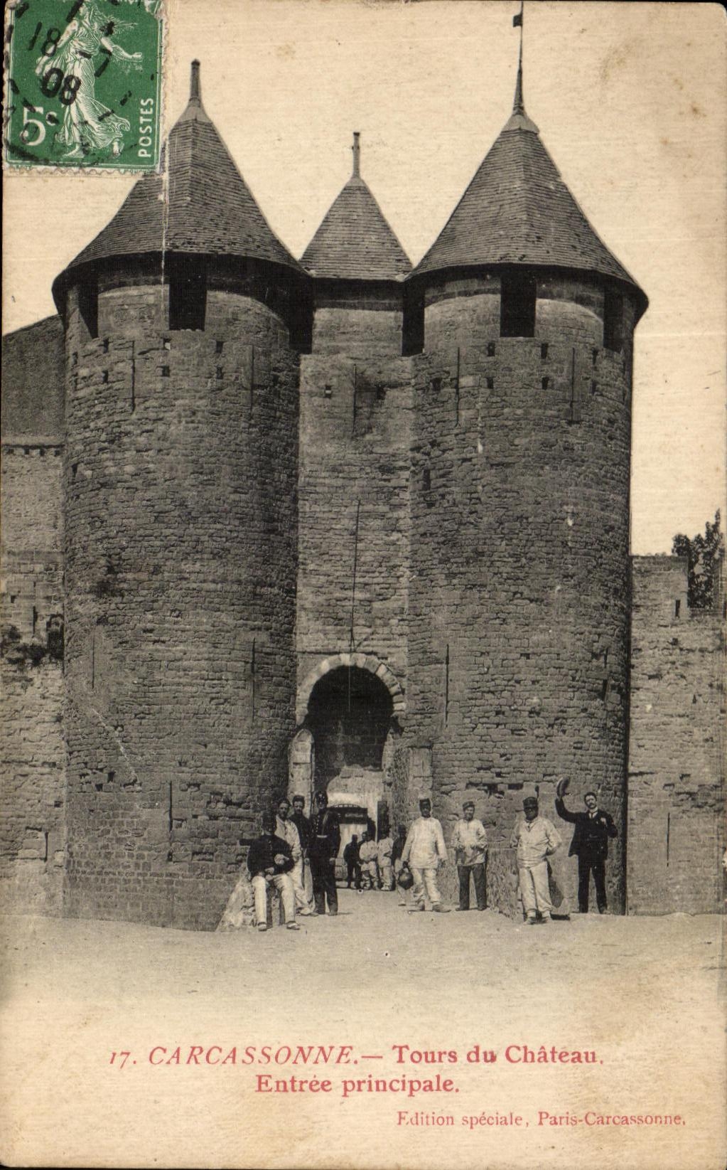 CPA Carcassonne Tours du Chateau Entree principale
