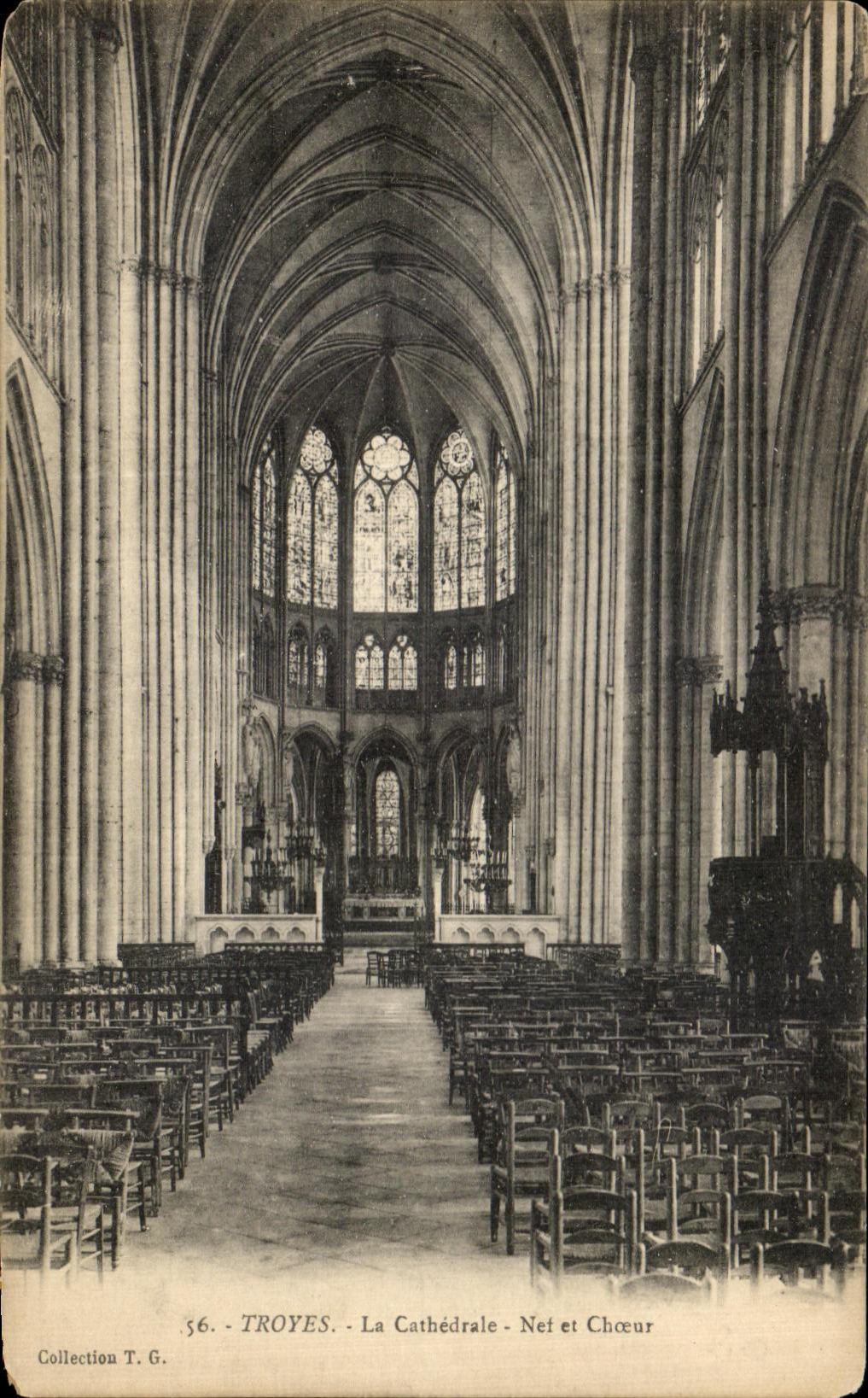 CPA Troyes La Cathedrale Nef et Choeur