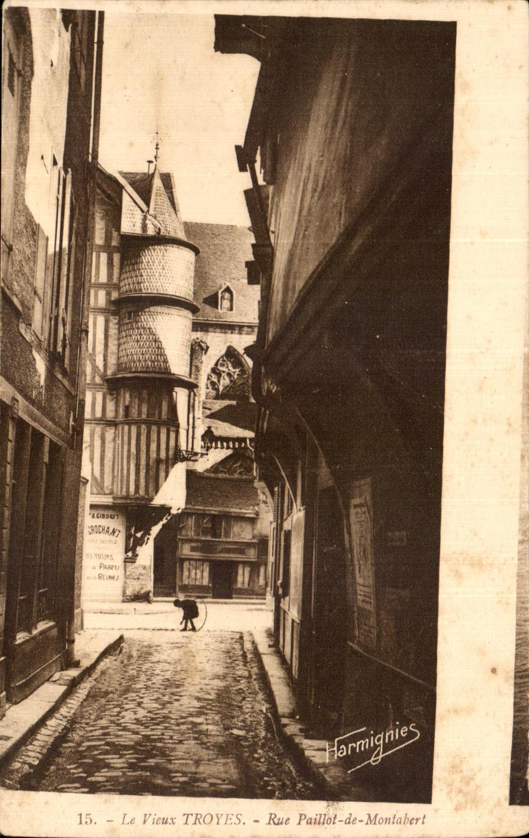 CPA Le Vieux Troyes Rue Paillot de Montabert