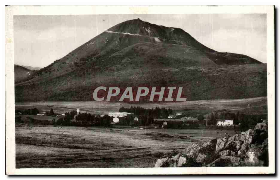CPA Camp militaire de la Fontaine du Berger et le Puy de Dome (Cliche Plazanet)