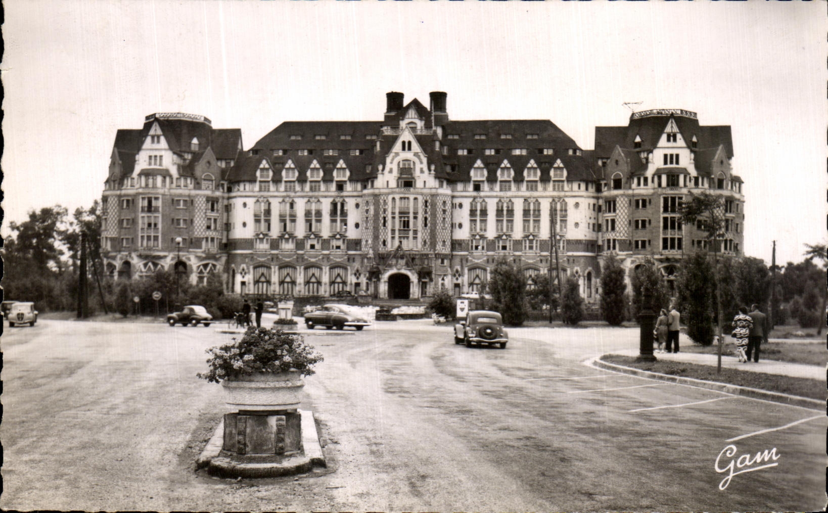 Hôtel du Touquet — At the Heart of the Côte d'Opale — Photo Véritable, publisher F. Gambier, No. 162