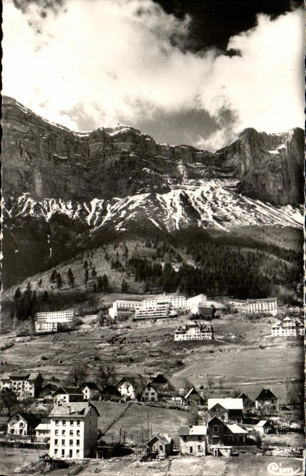 Chilairé-du-Touvet (Isère) — Sanatorium des Étudiants (alt. la Chaîne de la Dent de Crolles) — Combier Imprimeur-Macon (S.-et-L.)
