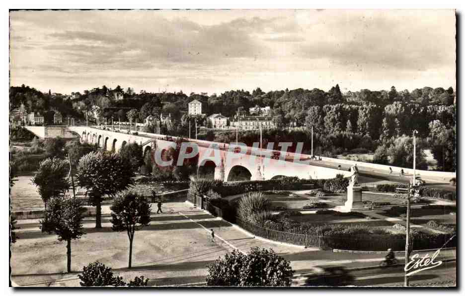 CPA Tours Le Grand Pont de Pierre sur la Loire et la Statue de Rabelais The Big Stine Bridge onthe Loire and Statue of R