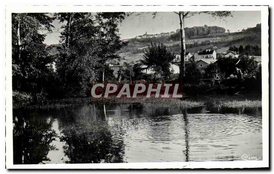 Lons-le-Saunier (Jura) — Un coin du Parc et vue sur Montaigu — éditeur non identifié
