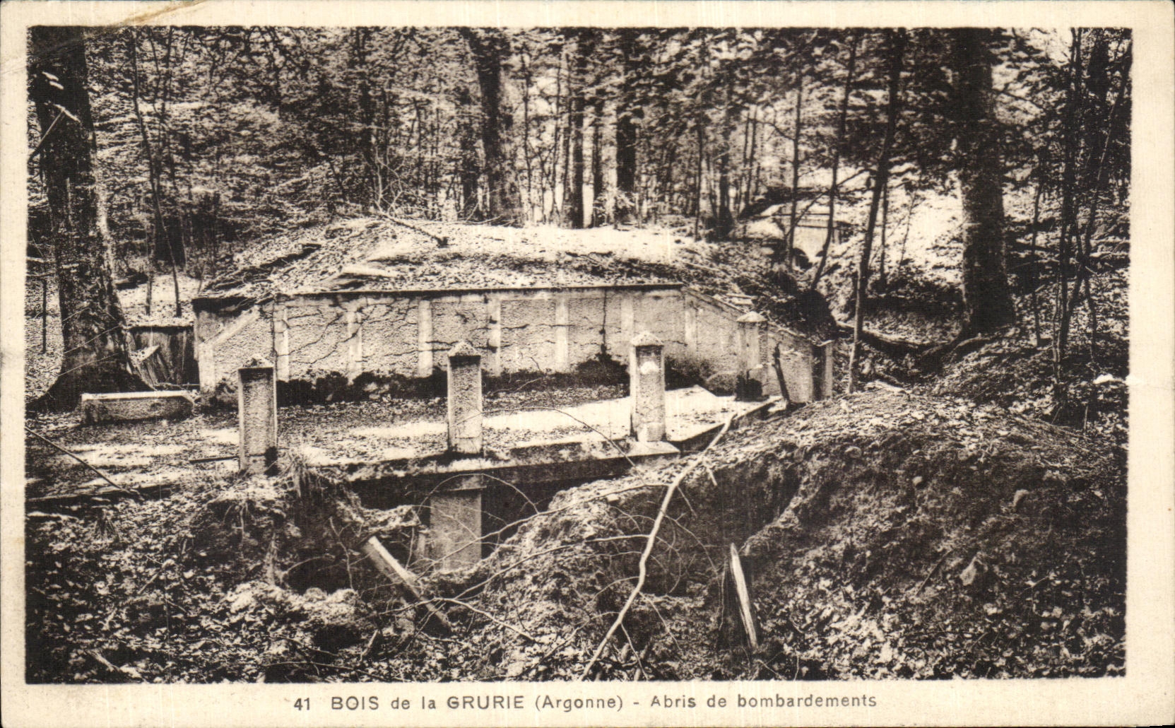 CPA Bois de la Grurie (Argonne) Abris de bombardements Militaria