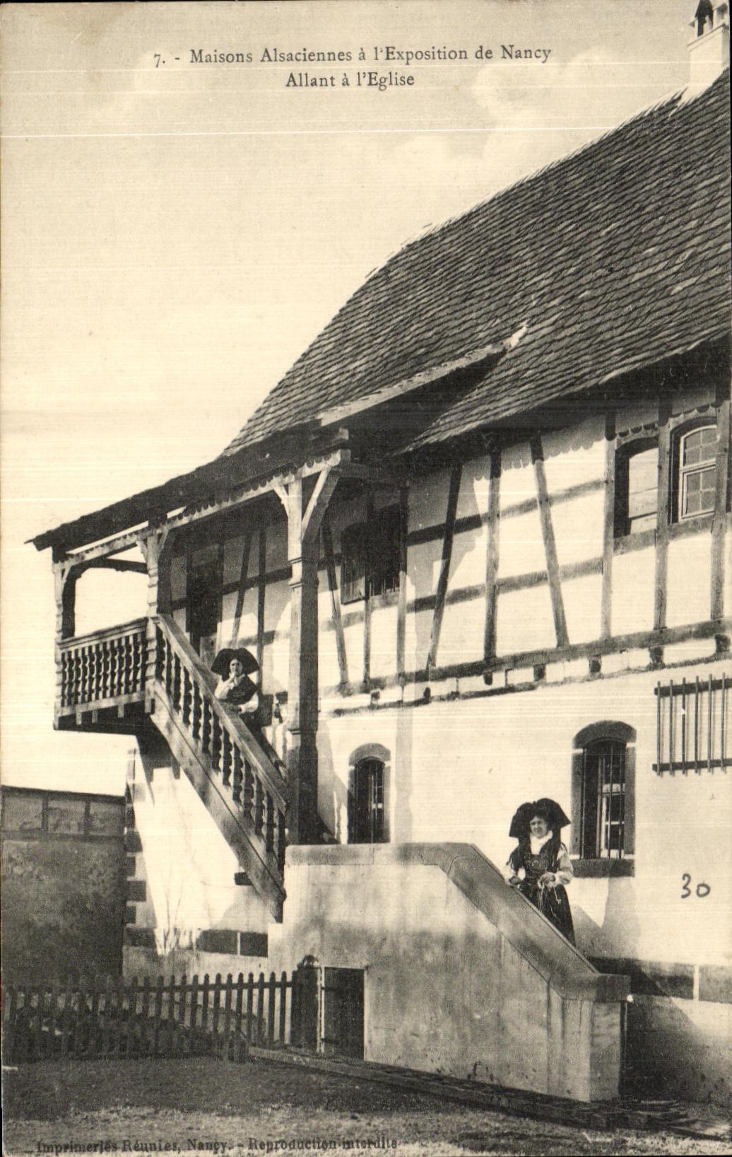 Maison alsacienne à l'Exposition de Nancy — Allant à l'Église — Imprimeries Rénnies, Nancy, n°30