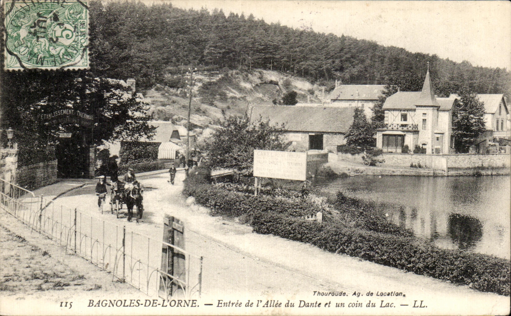 CPA Bagnoles De L Orne Entree de I Allee du Dante et un coin du Lac