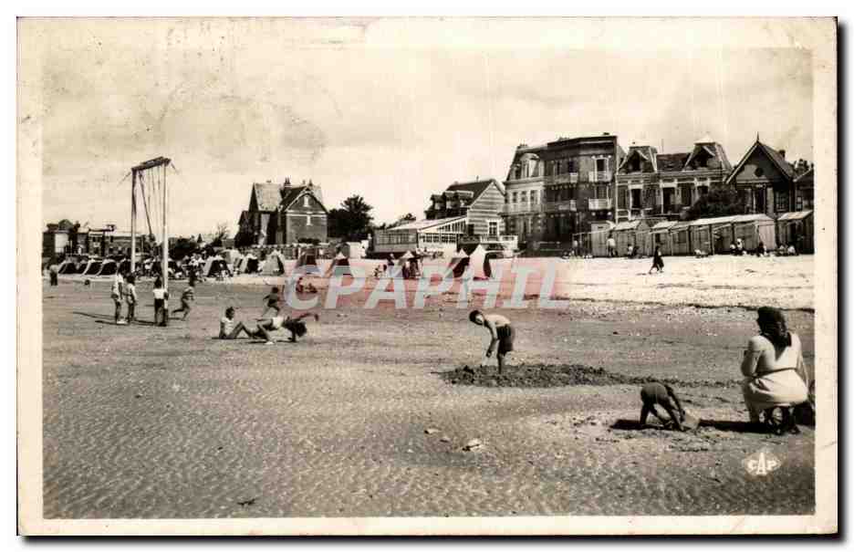 CPA Le Crotoy Jeux d Enfants sur la plage