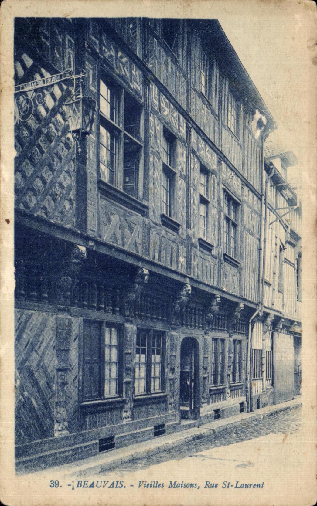 CPA Beauvais Vieilles Maisons Rue St Laurent