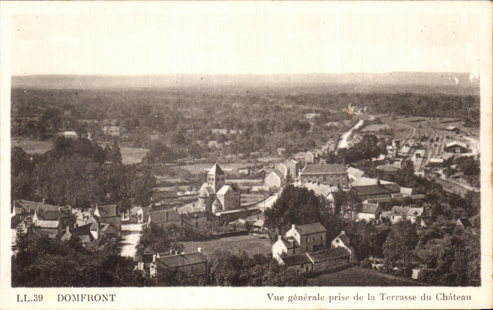 CPA Domfront Vue generale Prise de la Terrasse du Chateau