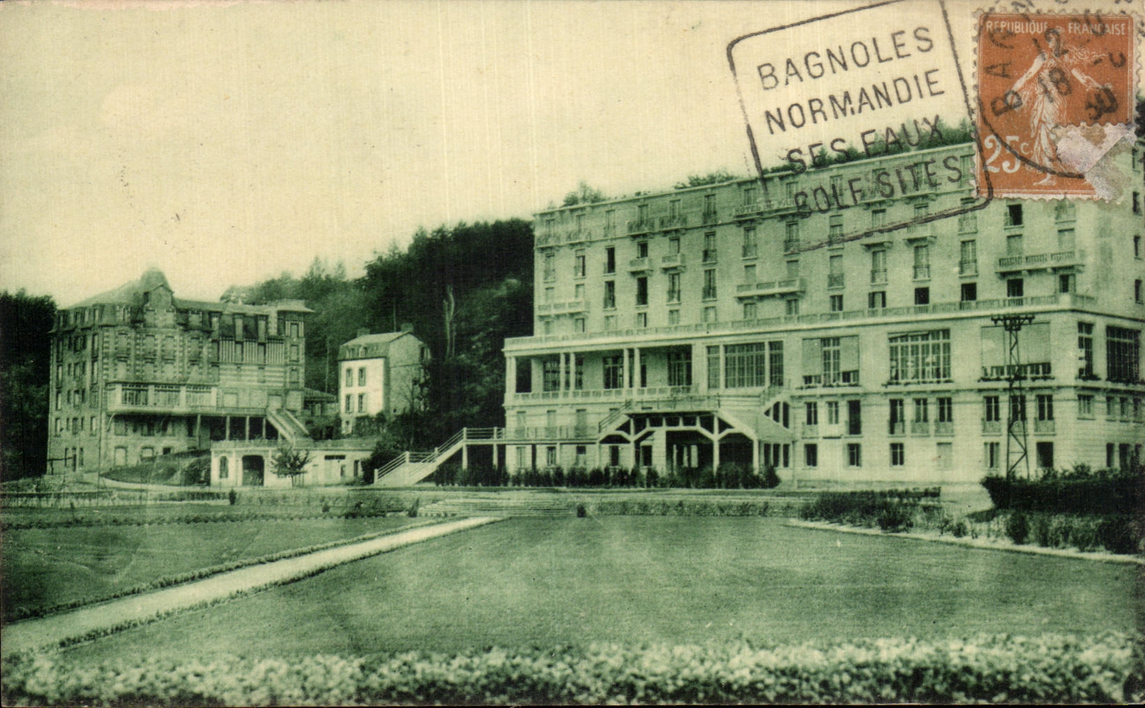 CPA Hotel du Parc et Hotel Cordier Bagnoles de l Orne 