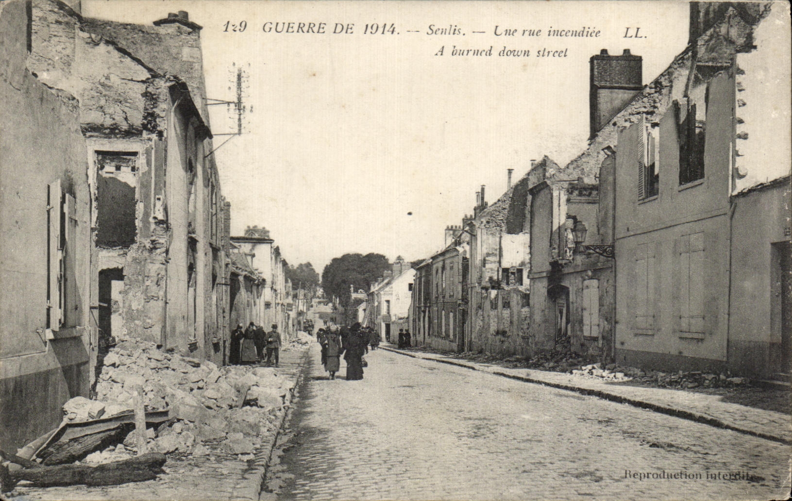 Seułlis — Une rue incendiée — LL. Éditeur LL. N° de série 4:9