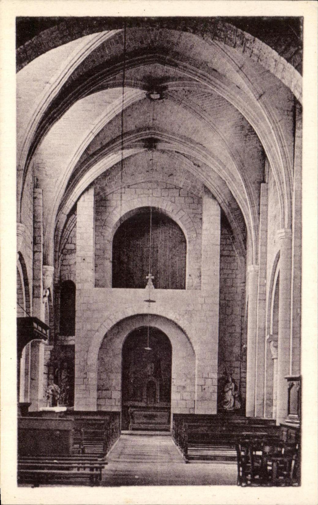 Moriénval (Oise) — Intérieur de l'Église Abbatiale — La Tribune — Photo P. Duclos Pierrefonds