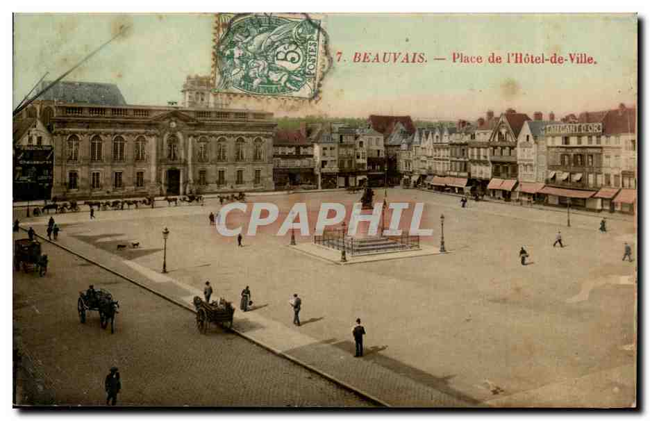 CPA Beauvais Place de I Hotel de Ville