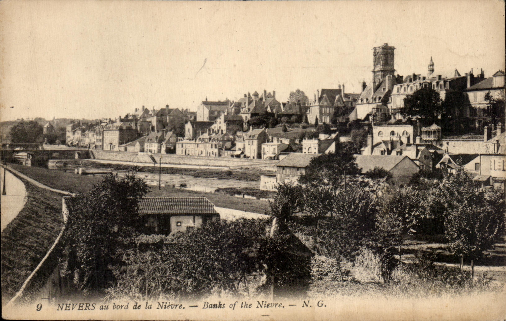 Nevers am Ufer der Nièvre — N.G. — Nr. 9